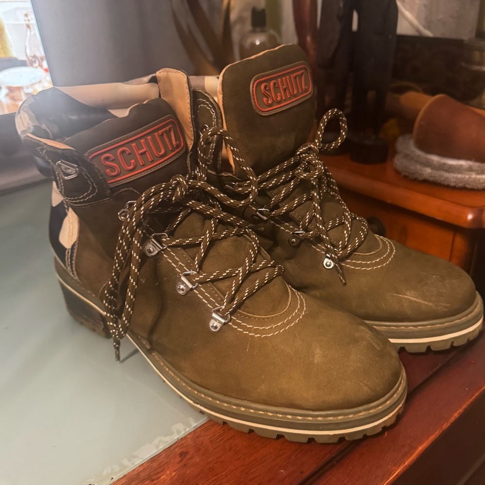 Schutz Olive Nubuck Hiking Boots Lug Sole Camo Heel Women’s US 10 EU 40